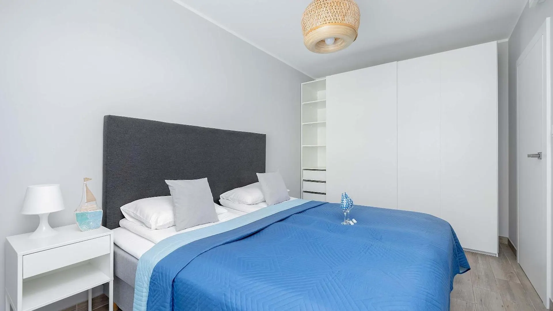 Deluxe Apartament Baltic Wave, Basen, Silownia, Parking By Noclegi Renters Kolobrzeg